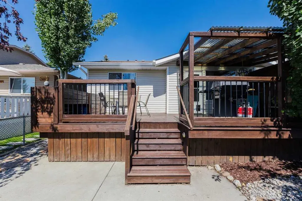 84 Everglade Drive SE