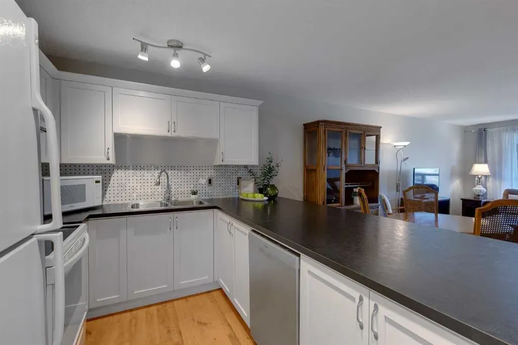 84 Everglade Drive SE