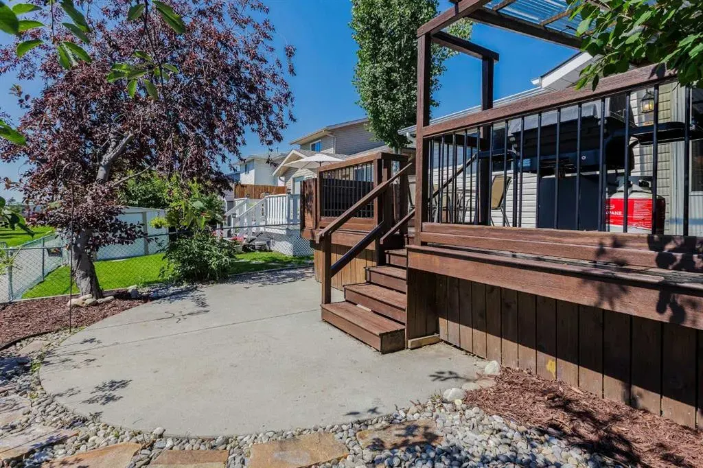 84 Everglade Drive SE