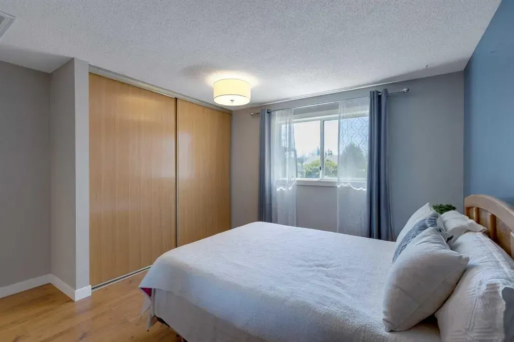 84 Everglade Drive SE