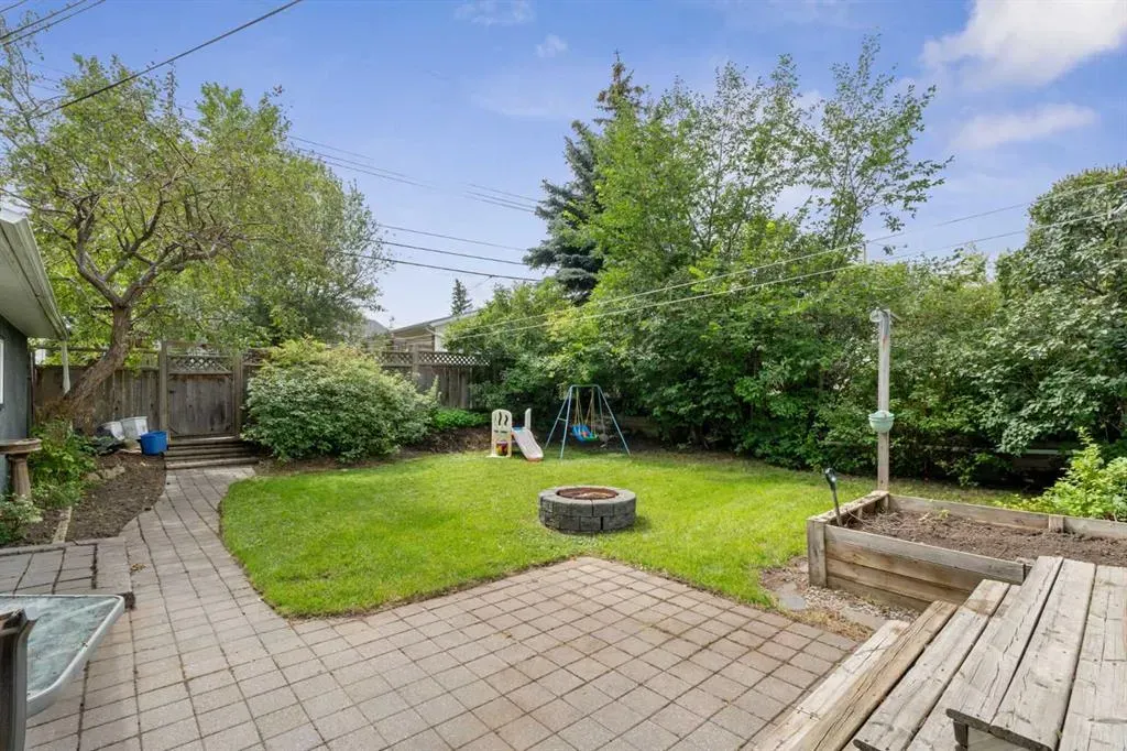 439 Hendon Drive NW