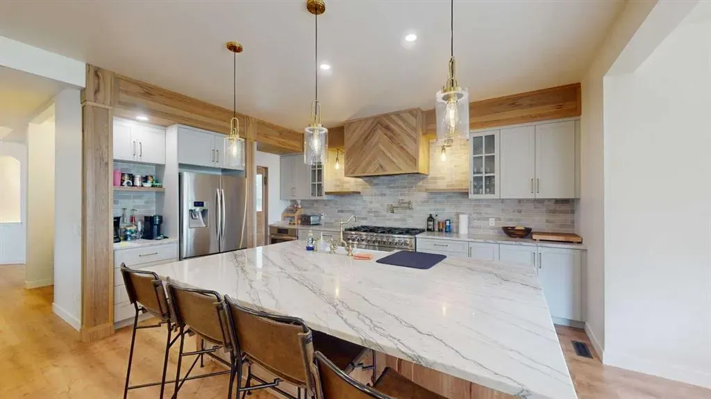 71 Crystal Shores Road