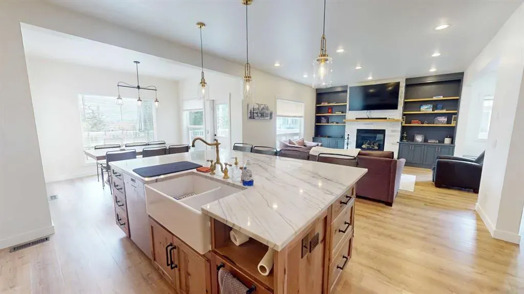 71 Crystal Shores Road