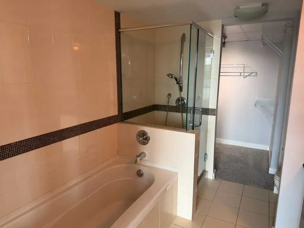 888 4 Avenue SW, #803