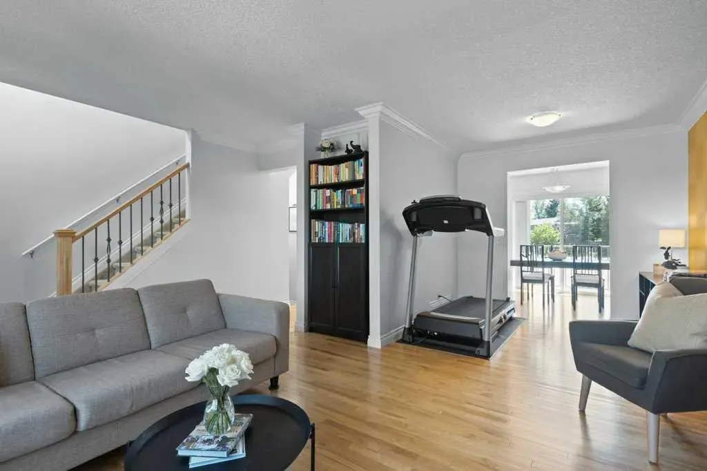 83 Cedarwood Lane SW