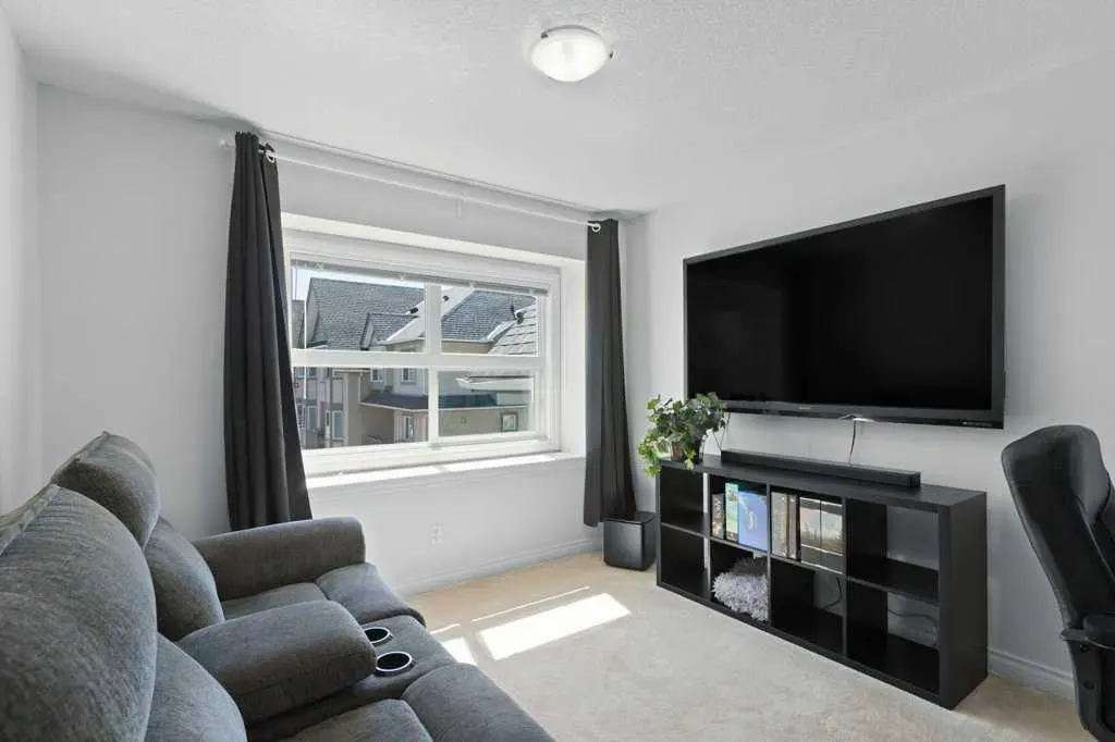 83 Cedarwood Lane SW