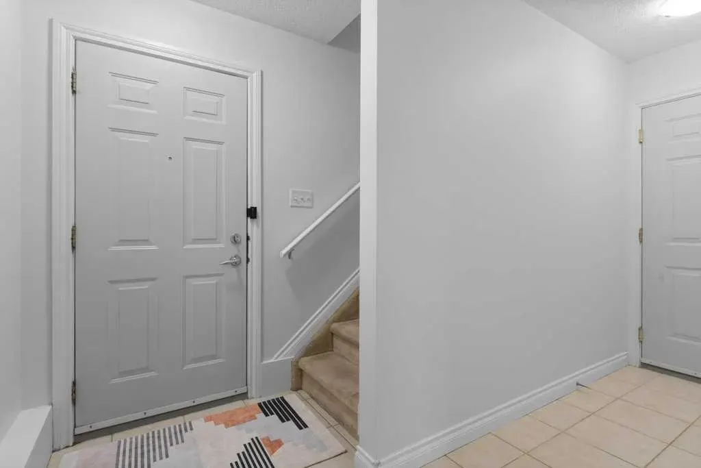 83 Cedarwood Lane SW