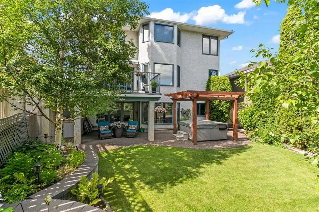 13 Sienna Hills Court SW