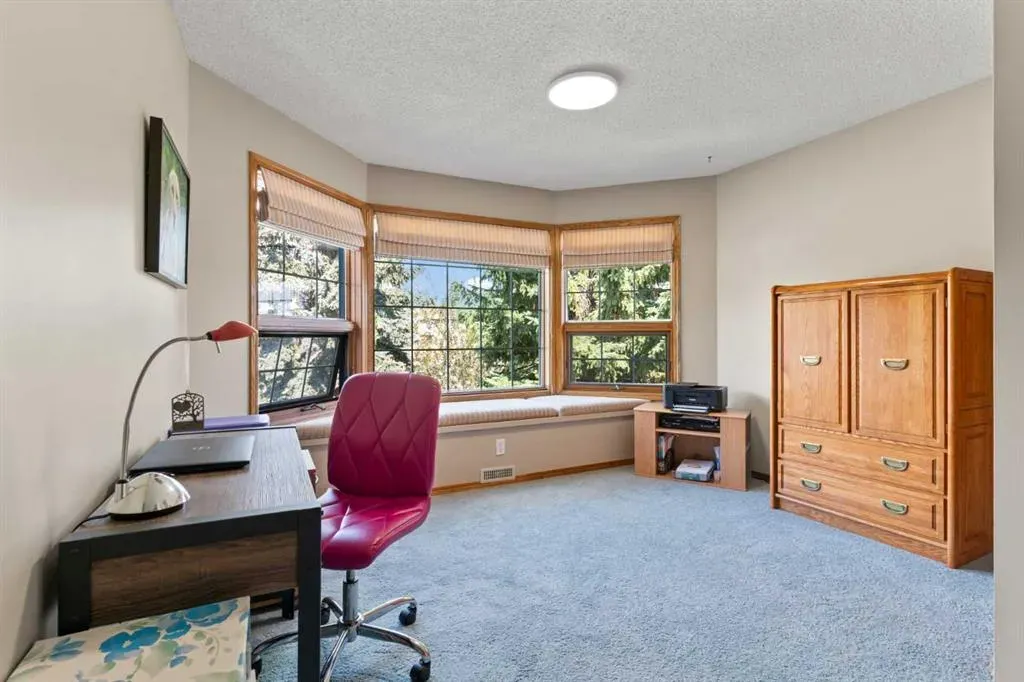 13 Sienna Hills Court SW
