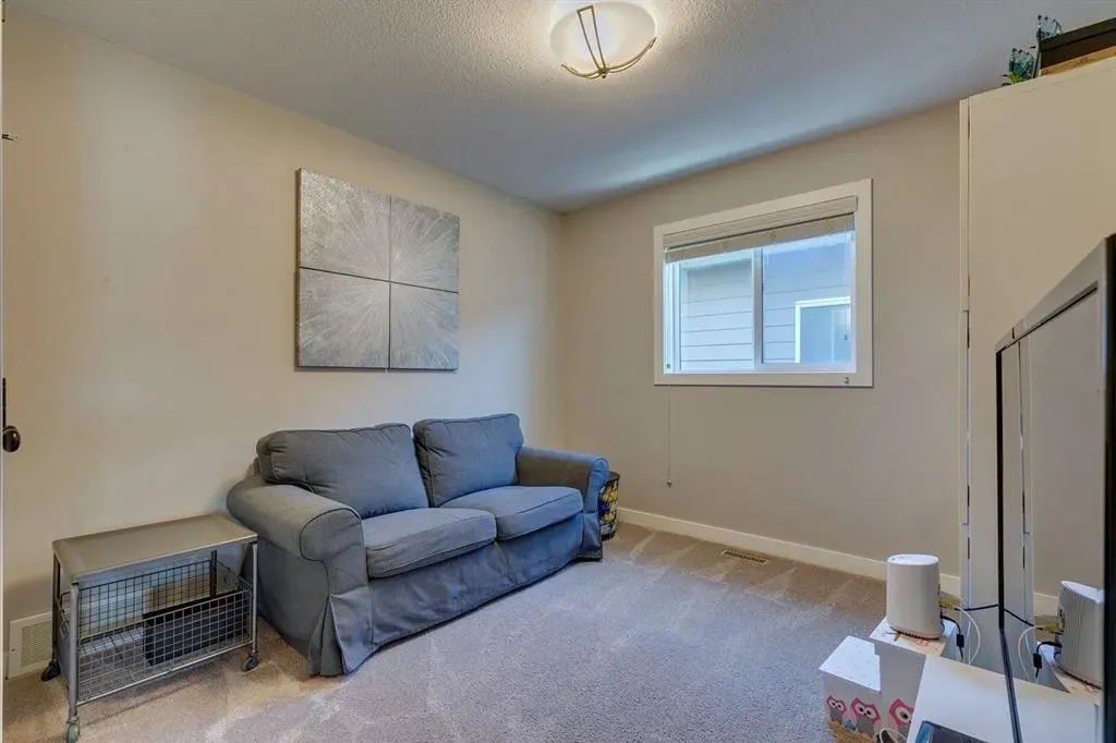 119 Marquis Crescent SE