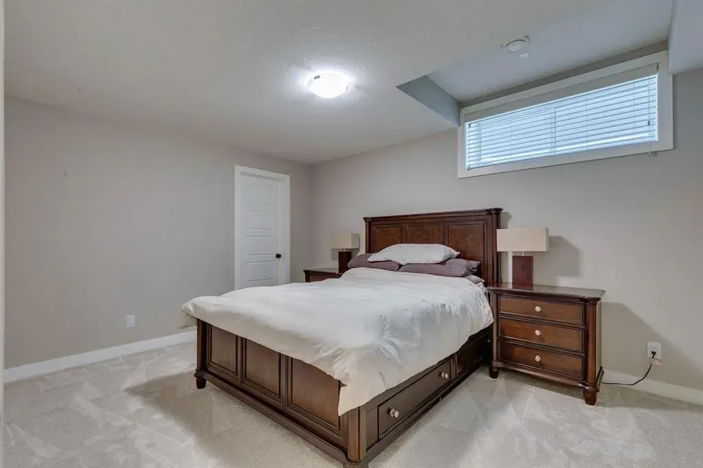 119 Marquis Crescent SE