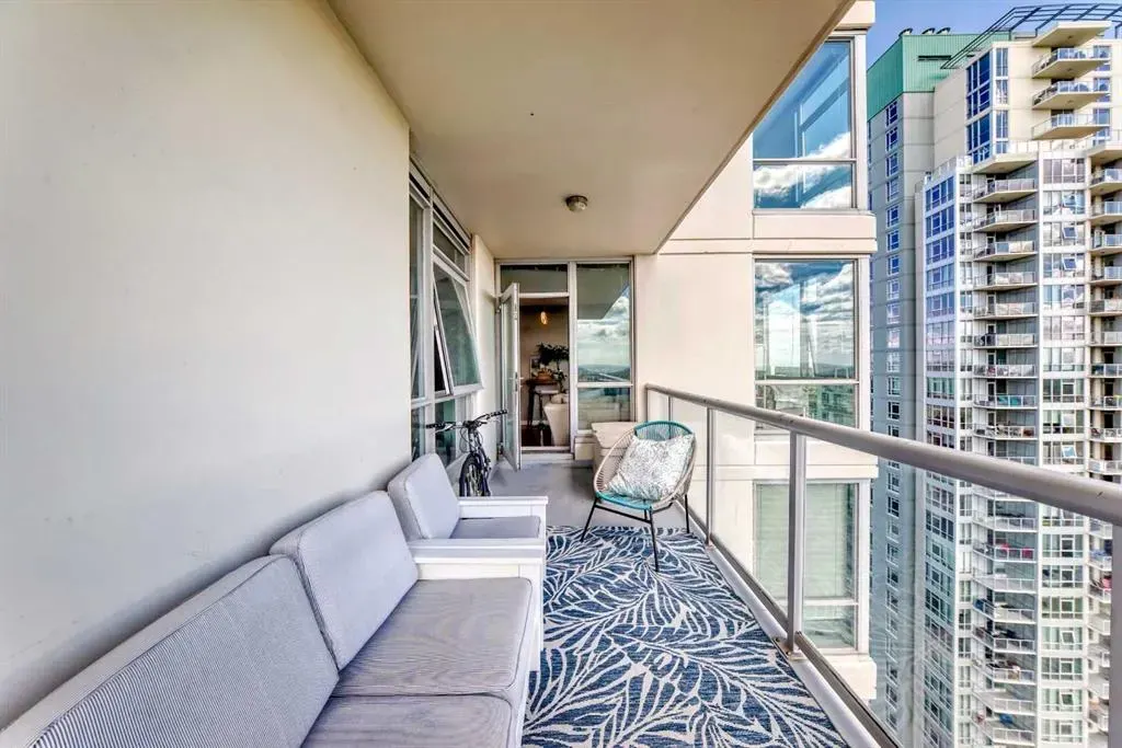 77 Spruce Place SW, #2202