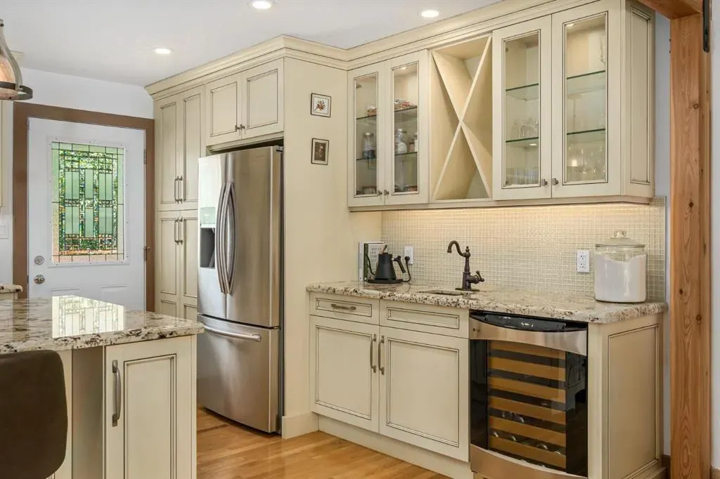 5104 Vallance Crescent NW