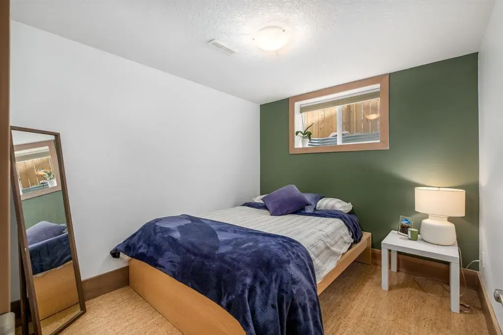 5104 Vallance Crescent NW