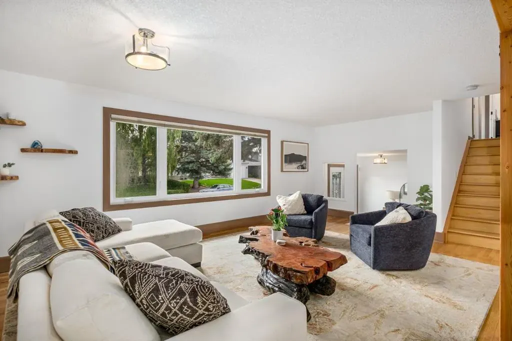 5104 Vallance Crescent NW