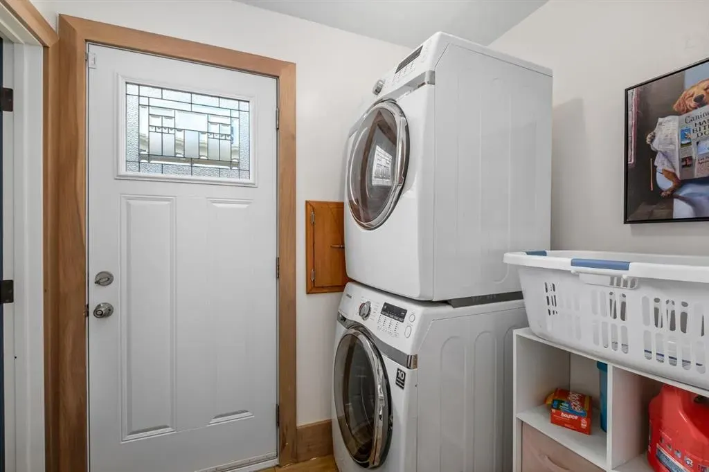 5104 Vallance Crescent NW