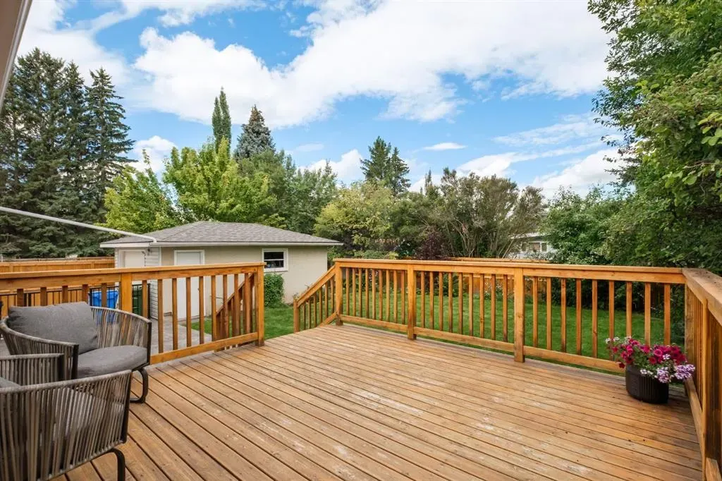 5104 Vallance Crescent NW