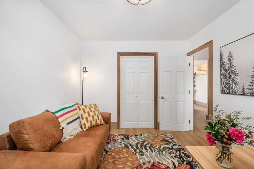 5104 Vallance Crescent NW