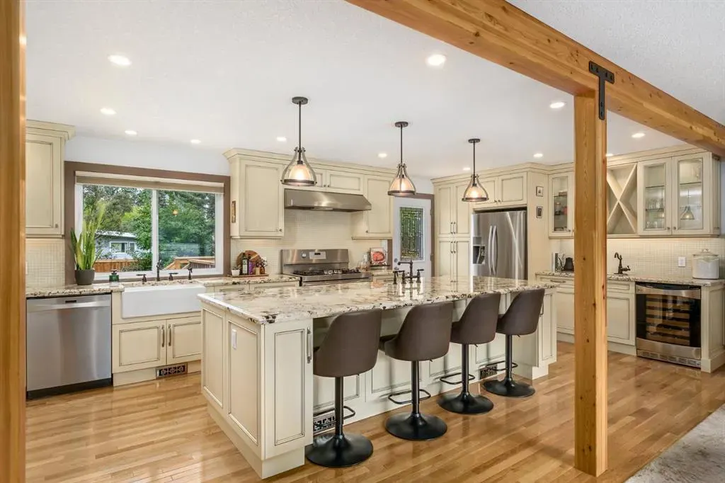 5104 Vallance Crescent NW