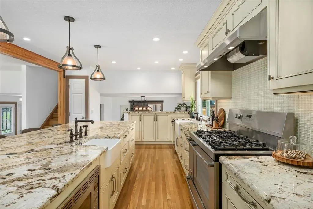 5104 Vallance Crescent NW