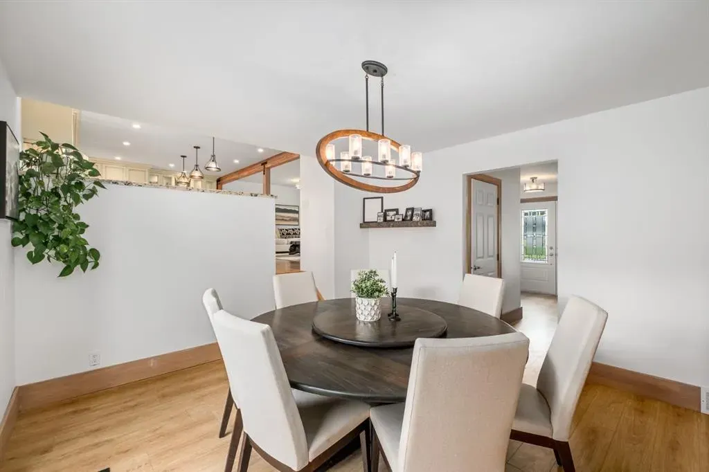 5104 Vallance Crescent NW