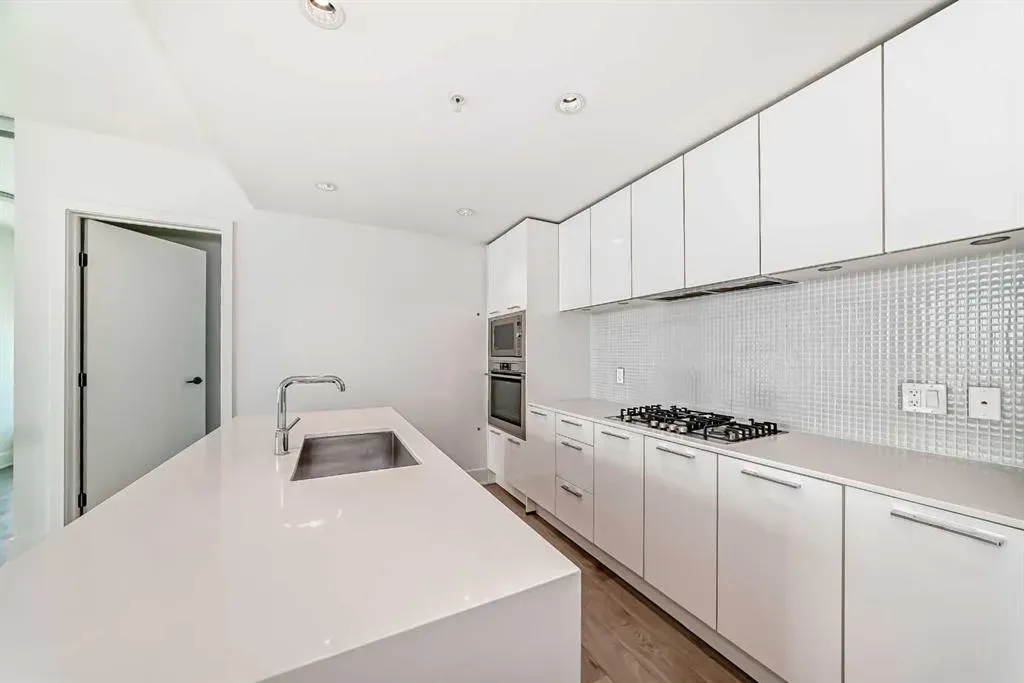 901 10 Avenue SW, #2706