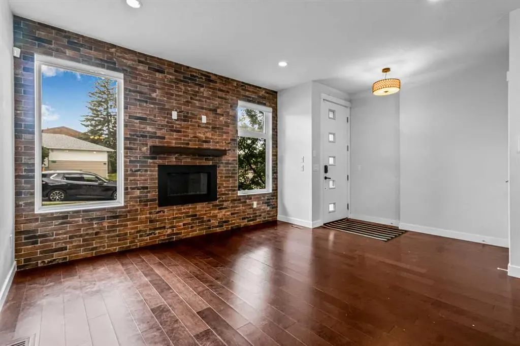 1402 29 Street SW