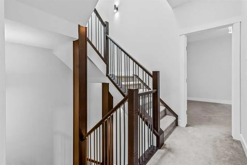 1402 29 Street SW