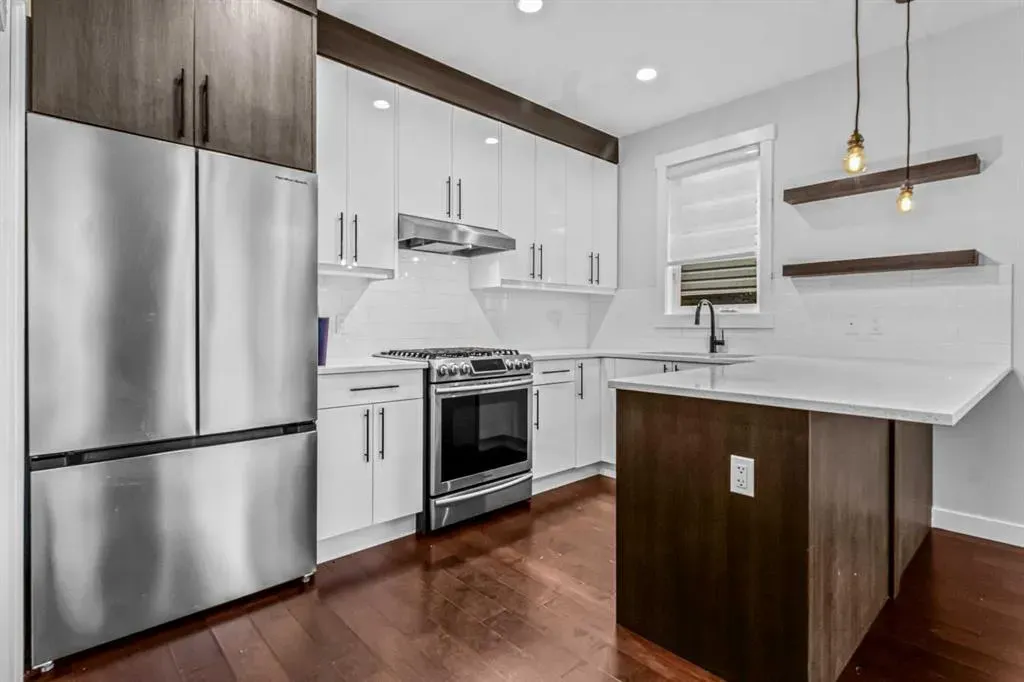 1402 29 Street SW