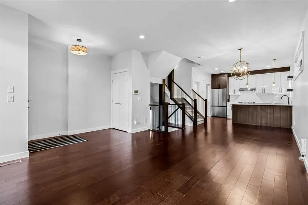 1402 29 Street SW