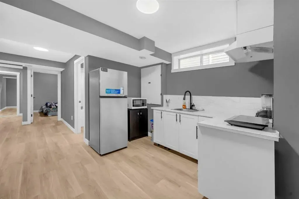 148 Tarington Park NE