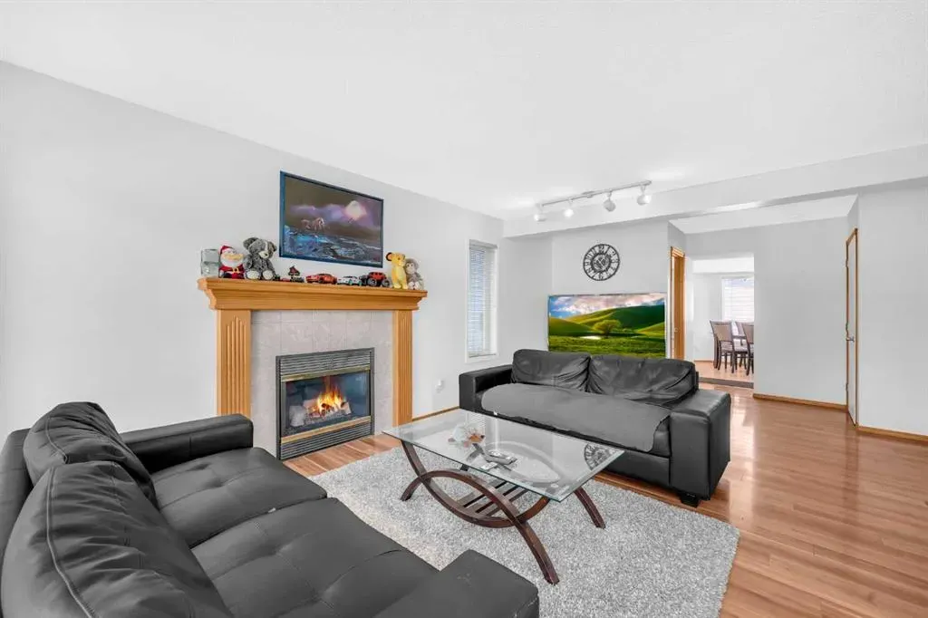 148 Tarington Park NE
