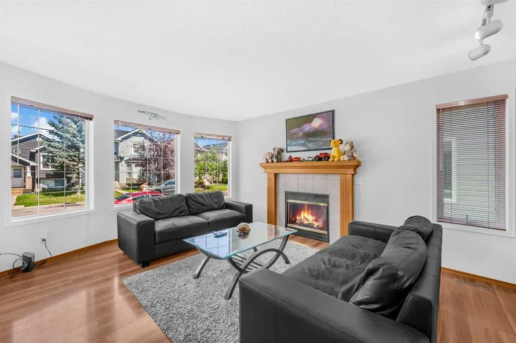 148 Tarington Park NE