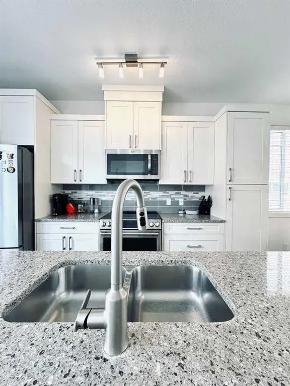 641 Evanston Manor NW