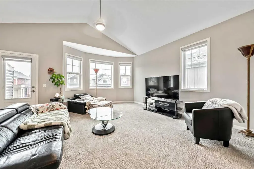 75 Fireside Crescent