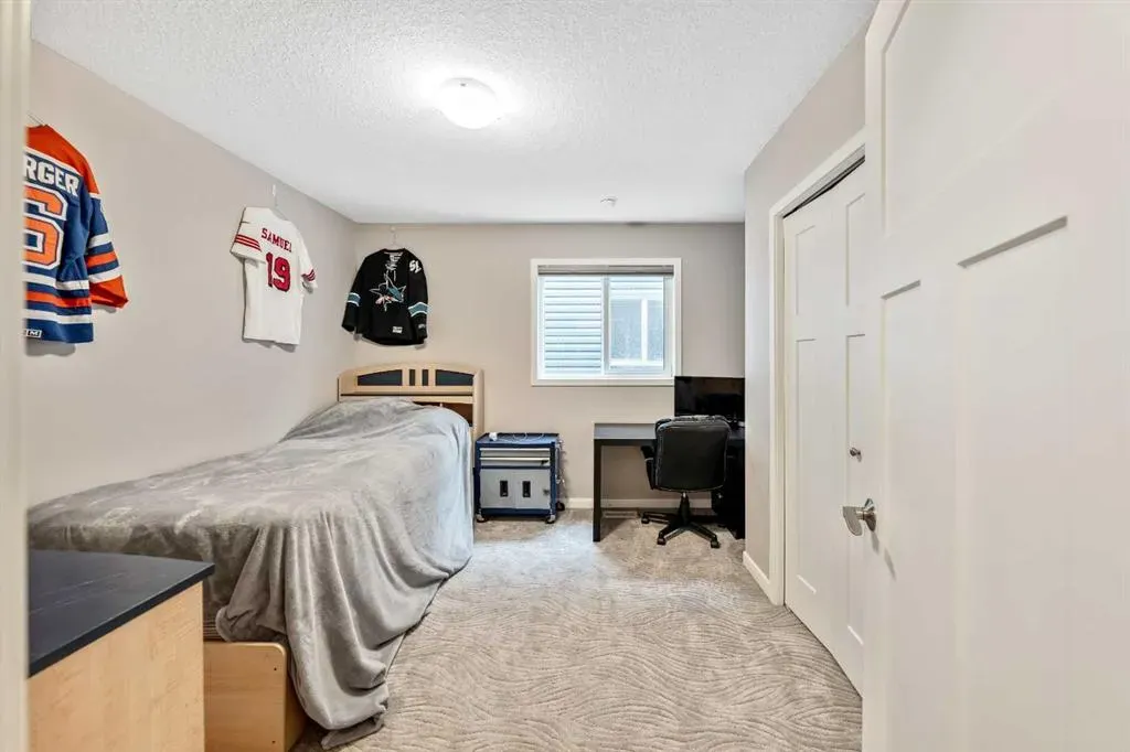 75 Fireside Crescent