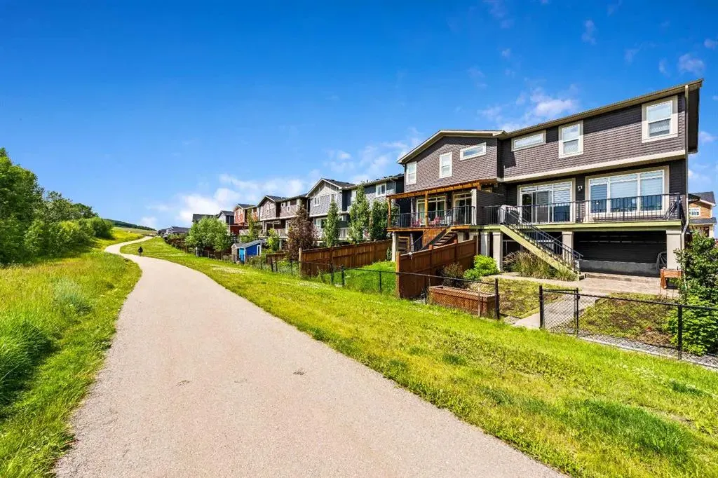 75 Fireside Crescent