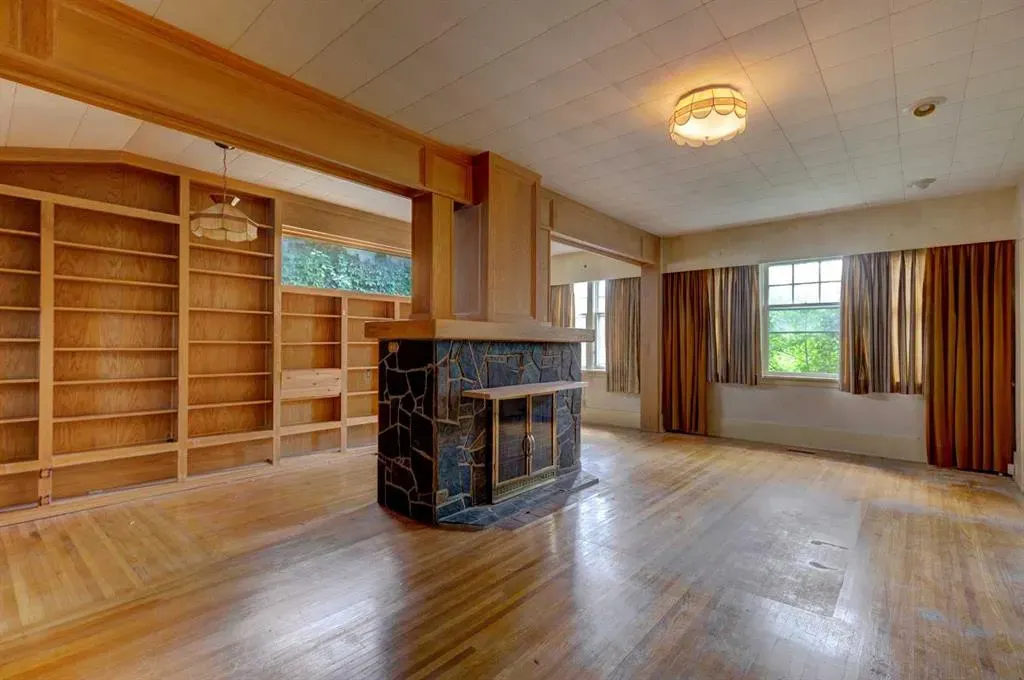 312 Superior Avenue SW
