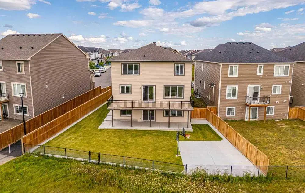 62 Cityspring Manor NE