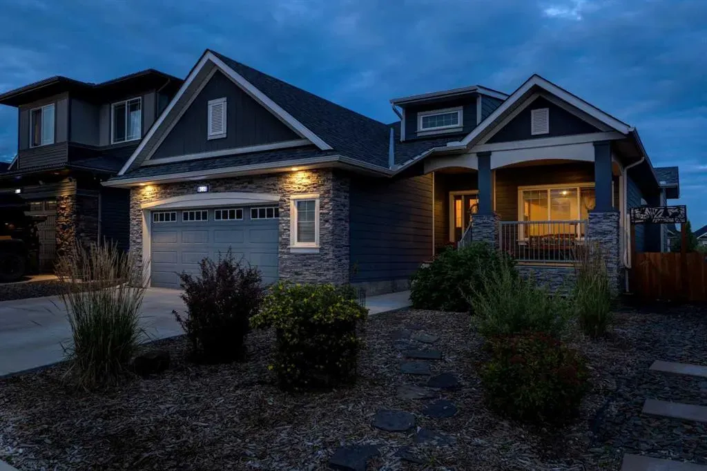 381 Bayside Crescent