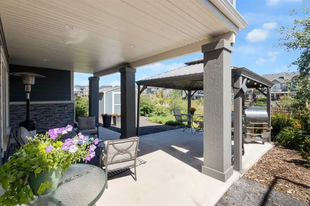 381 Bayside Crescent