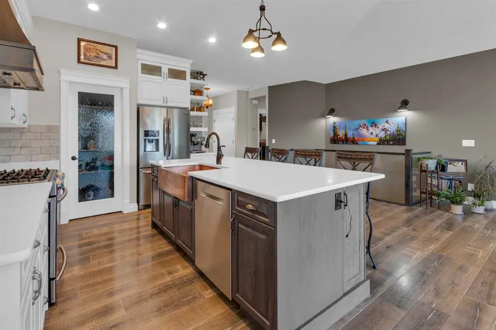 381 Bayside Crescent