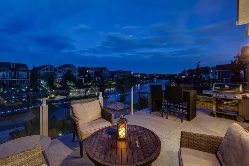 381 Bayside Crescent