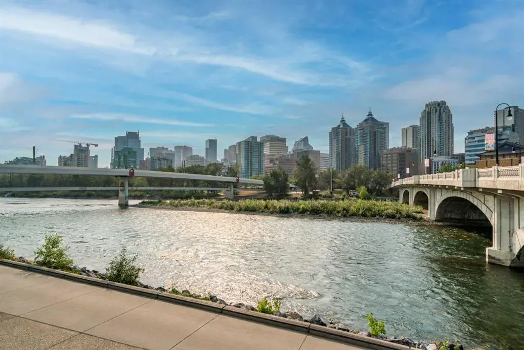 1407 Kensington Close NW, #204