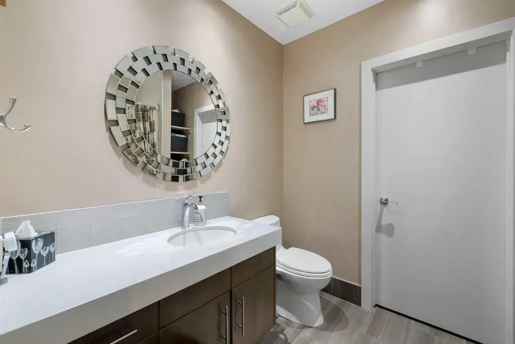 1407 Kensington Close NW, #204