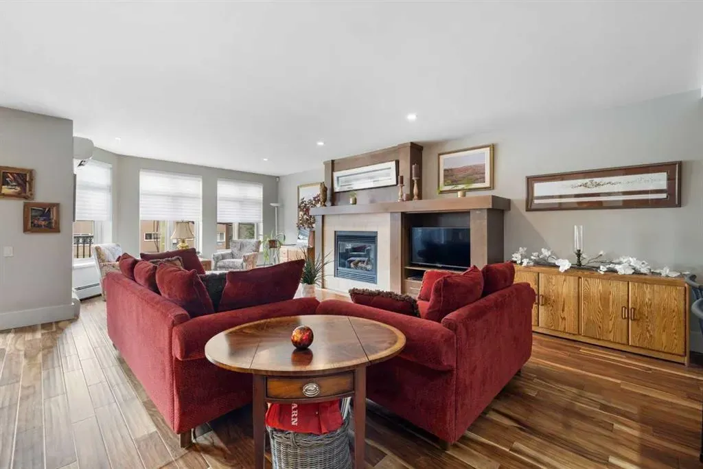 1407 Kensington Close NW, #204