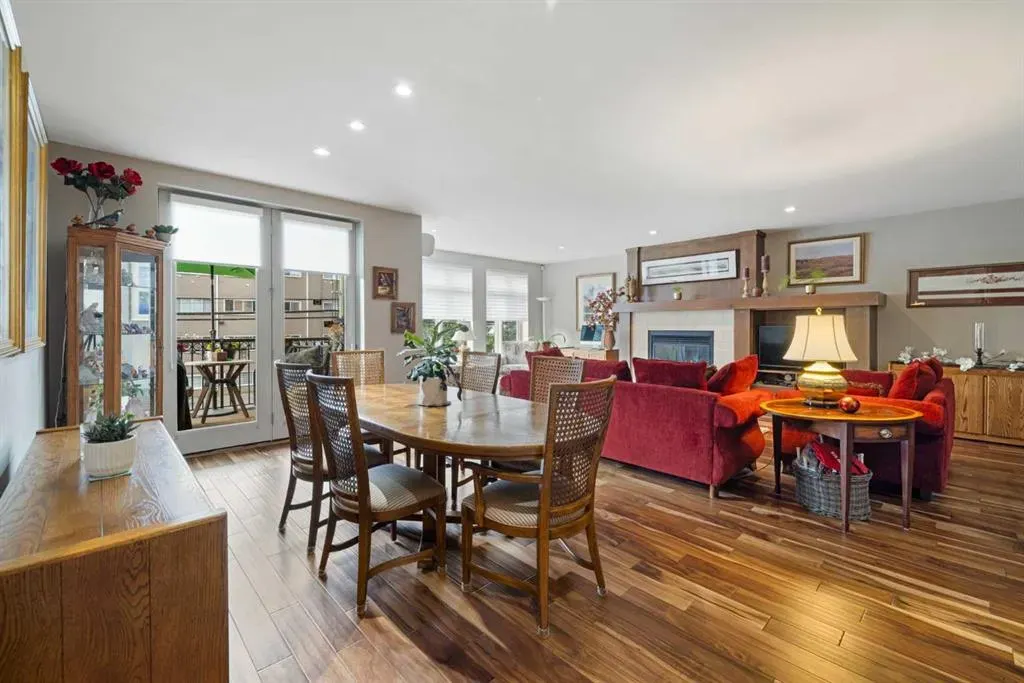 1407 Kensington Close NW, #204