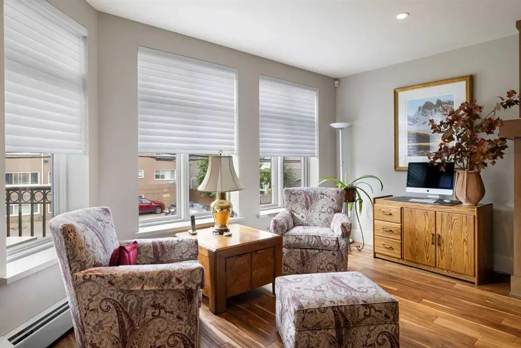 1407 Kensington Close NW, #204