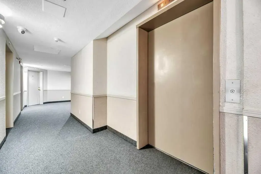 1000 Somervale Court SW, #1313