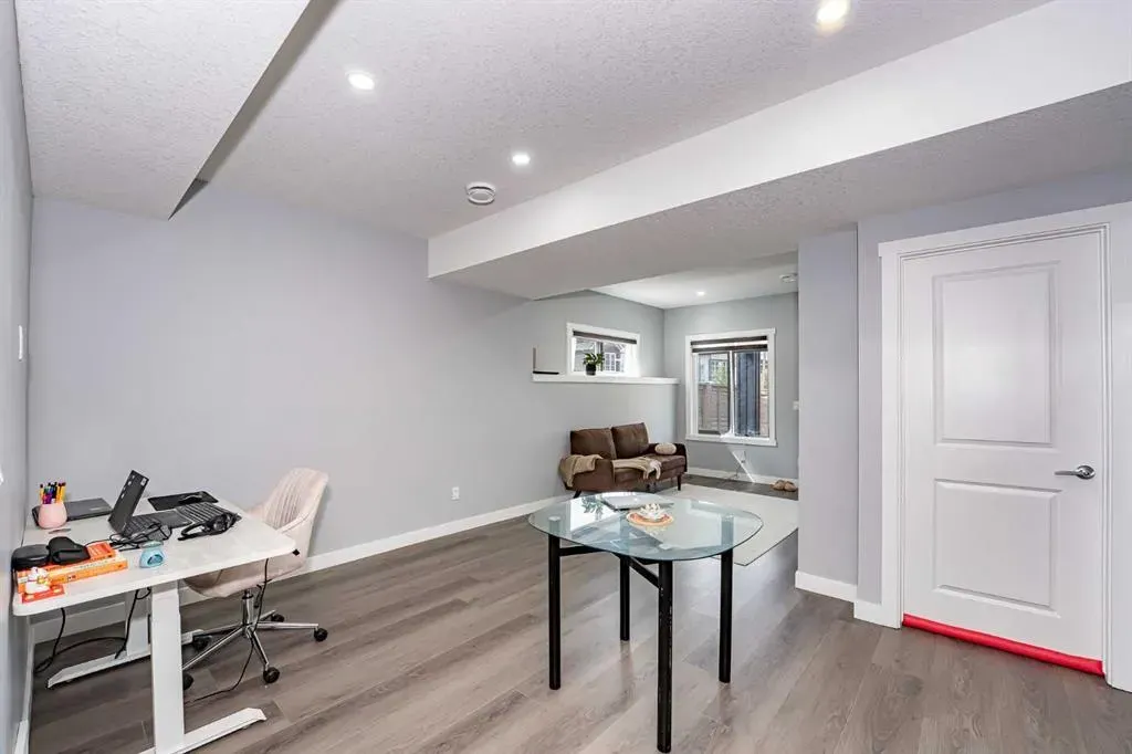 74 Carringvue Drive NW